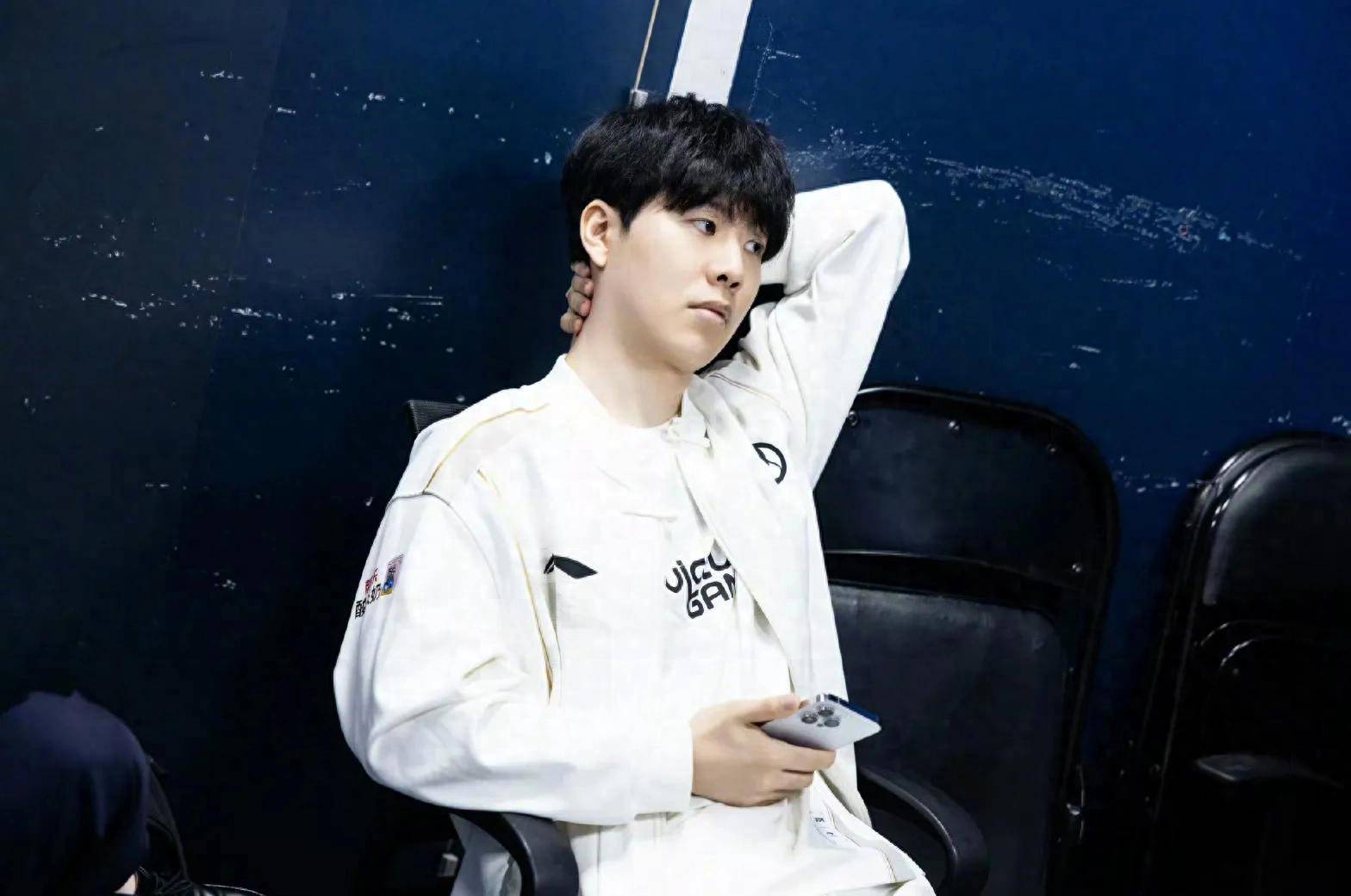 Karsa与369聊天记录：被你打下去了 nofe说后面没我的份了